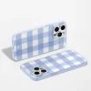 Funda flexible y resistente de tacto suave.